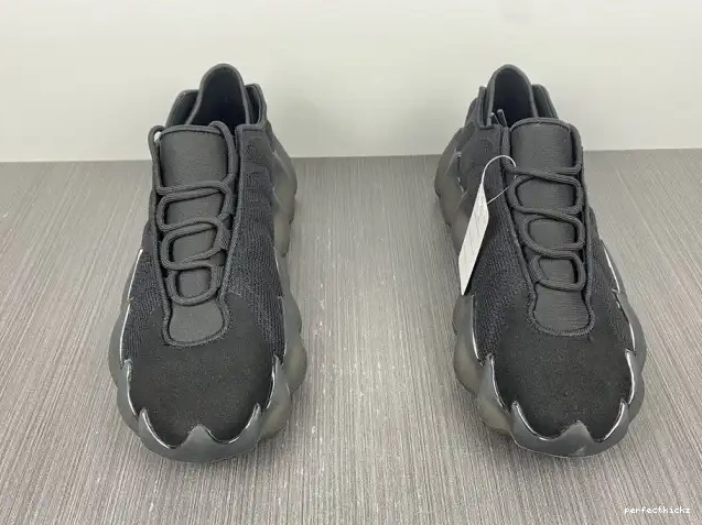 400 ADIDAS YEEZY H68032 0629